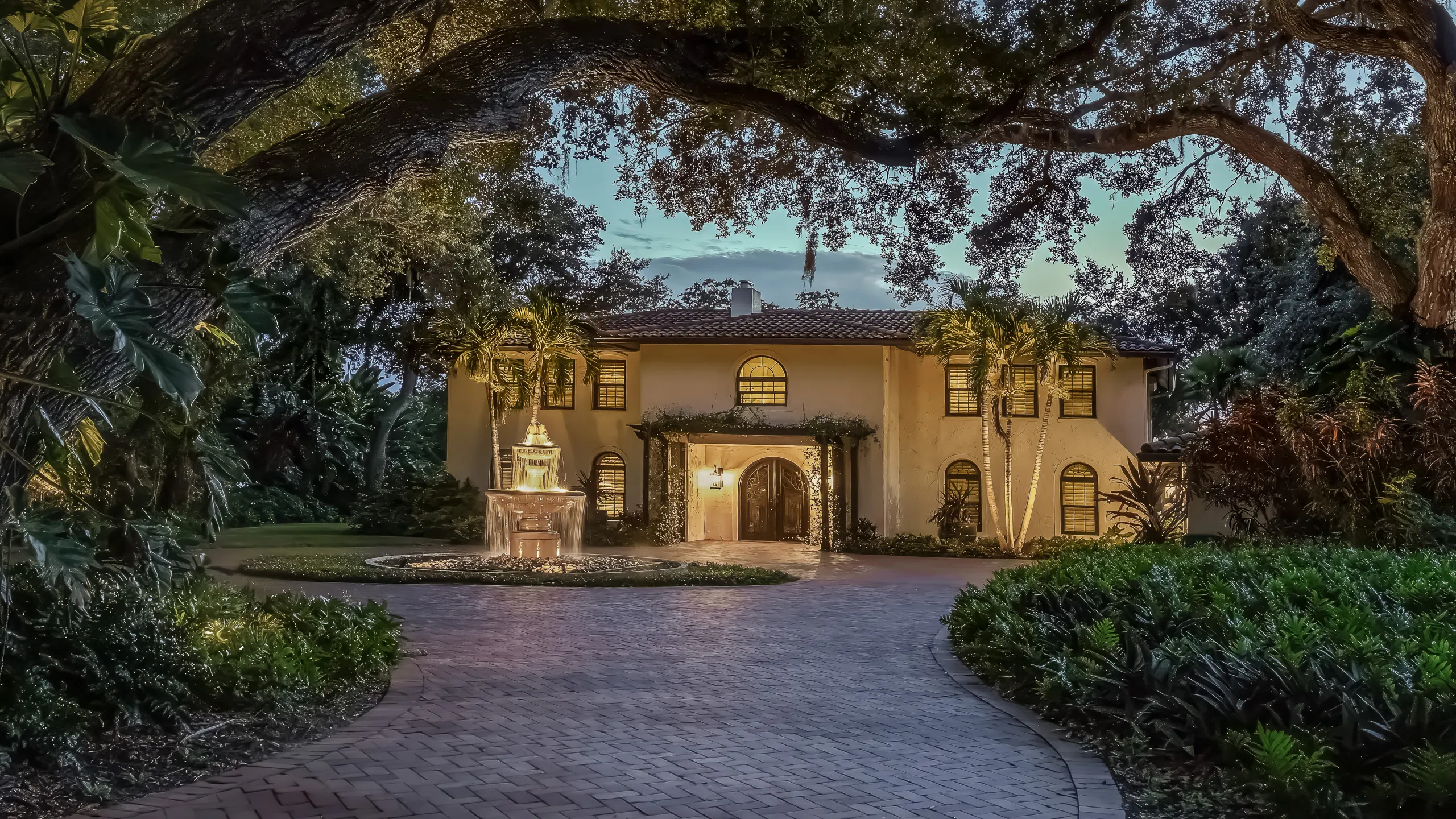 Landscape lighting by The Lighting Lizards in Brevard County, Florida